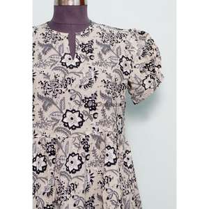 Robes en coton imprimées à la main pour femmes avec motifs floraux uniques et design magnifique, confortables pour les occasions spéciales - Product Image 3