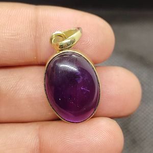 Collar Gargantilla Merryshine con Colgante Ovalado de Amatista Vintage, Bañado en Oro, con Piedra Natural Curativa y Mariposa - Product Image 3