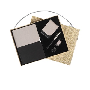 El juego de regalo 4 en 1 con logotipo personalizado contiene diario, bolígrafo, llavero y tarjetero para regalos corporativos promocionales y comerciales - Product Image 1