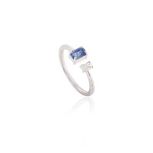 Bague ouverte en or blanc massif 18 carats avec saphir bleu ovale et diamants, certifiée IGI - Product Image 5