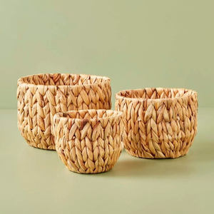 Panier tressé à la main en jacinthe d'eau, best-seller, fait main, pour rangement et organisation - Product Image 1