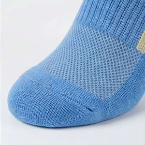 Chaussettes ras du cou pour hommes, bleu uni, tricotées, respirantes, en coton, polyester et élasthanne, pour le sport d'été, style classique - Product Image 6