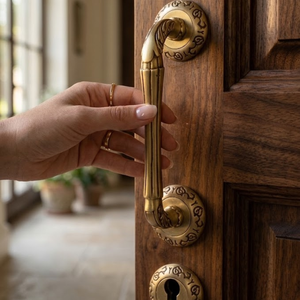 มือจับประตูทองเหลืองดีไซน์ซีเรียส |   อุปกรณ์ตกแต่งประตูโค้งหรูหราทันสมัยสำหรับโรงแรมและประตูภายใน - Product Image 5