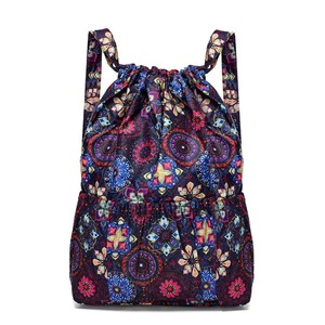 Sac à dos tendance en nylon avec cadre externe et cordon de serrage, imprimé floral, imperméable, 30-40L, léger et portable - Product Image 5