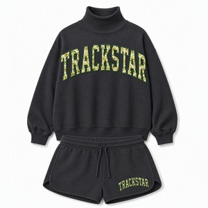 Conjunto de Dos Piezas de Sudadera Holgada y Pantalones Cortos de Felpa para Mujer Trackstar, Modelo TS-SET-089 - Product Image 1