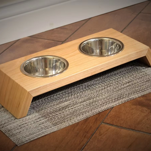 Comedero y Bebedero Ecológico de Madera Hecho a Mano, Elegante y Pulido, para Mascotas Pequeñas - Product Image 1