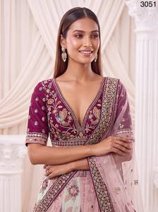 Conjunto de Lehenga Choli Bordado con Flores Color Borgoña para Damas de Honor, con Dupatta de Tela de Red, Traje para Recepción de Boda - Product Image 4