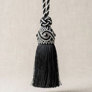 Fil de coton doux à pompons, design élégant, finition légère et durable, idéal pour les accessoires vestimentaires et l'artisanat - Product Image 1