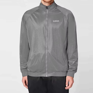 Conjunto Deportivo de Terciopelo Personalizado con Franja Lateral para Hombre - Product Image 2