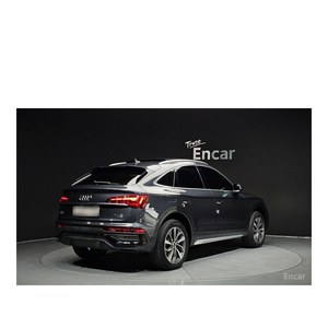 Audi Q5 40 TDI Quattro Sportback Mars 2022 65 982 km Diesel Sièges en cuir Volant à gauche Caméra de recul - Product Image 2