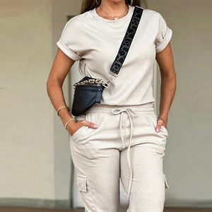 Ensemble de jogging décontracté pour femme, couleur unie, haut à manches courtes, pantalon à cordon de serrage, respirant, en polyester tricoté, molletonné, infroissable, grande taille - Product Image 5