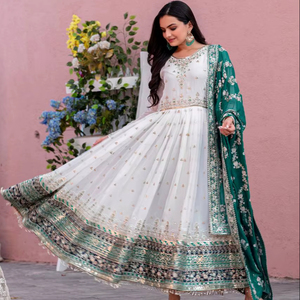 Nuevo lanzamiento: Vestido de fiesta y eventos de georgette sintético de alta calidad, conjunto de dupatta y pantalón. - Product Image 1