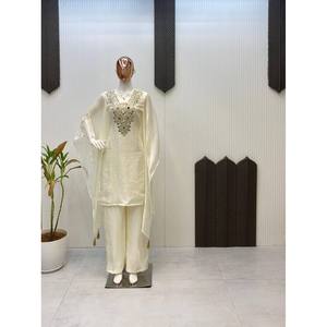 Conjunto de Top y Pantalón Elegante para Mujer, Ideal para Fiestas, con Detalles de Espejo para un Look Impresionante - Product Image 2