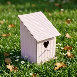 Portavelas de Hierro en Forma de Casa Rosa Hecho a Mano con Diseño Artesanal y Recorte de Corazón, Decoración para el Hogar de Navidad y San Valentín - Product Image 3