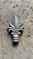 Moderne Gusseisen Fleur-de-Lis Rahmenlose Geländer-Endkappe Wandmontierte Balkon-Treppengeländer Dekorative Auflage Rostbeständig