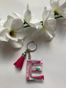 Llavero de Resina Hecho a Mano con Letras del Alfabeto, Llavero Personalizado con Iniciales para Bolsos, Mochilas, Llaves - Product Image 3