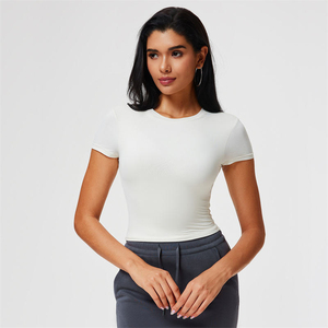 Camiseta Deportiva de Manga Corta para Mujer, 100% Algodón, de la Mejor Calidad, Personalizable, para Hombre y Mujer, Ropa de Gimnasio, Secado Rápido, Hecha en Pakistán - Product Image 4