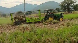 รถขุดเกษตร Sabin Vetiver รุ่น 650 กก. สำหรับงานหนัก พร้อมชิ้นส่วนแกนกลางที่ทนทาน สีเขียว - Product Image 2