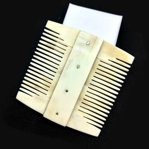 Peigne à barbe artisanal de 4 pouces en os de buffle naturel - Peigne de toilettage à dents larges pour hommes, peigne de luxe pour barbe et cheveux style Viking - Product Image 2