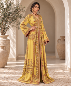 Vestido Marroquí Amarillo Mantequilla Mishkat Couture con Bordado Dorado, Terciopelo Color Ciruela, Elegante, Largo Maxi, Mangas Acampanadas y Cinturón - Product Image 3