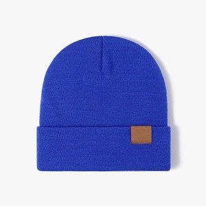 Bonnets d'hiver en tricot personnalisés brodés pour les détaillants américains, bonnets en gros avec marque privée et prix de gros - Product Image 5