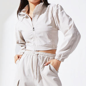 Conjunto Deportivo de Dos Piezas con Chaqueta Cortavientos y Pantalones de Chándal para Hombre, en Nailon y Poliéster - Product Image 3