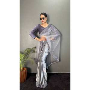 DERNIÈRE SÉQUENCE SOFT SATIN ET NET BOREDR TRAVAIL SAREE AVEC CHEMISIER COUDU GRIS - Product Image 1