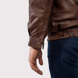 Chaqueta de Cuero Estilo Bomber con Doble Cuello para Hombre - Product Image 5