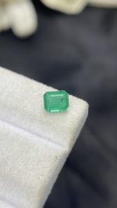 Émeraude naturelle certifiée du Zambie, taille octogonale, pierre à bon lustre, pierre précieuse non montée pour la création de bijoux, 1,01 carat - Product Image 5