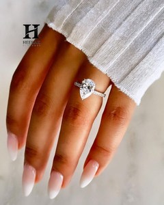 Anillo de Compromiso de Lujo con Diamante Cultivado en Laboratorio, Corte Pera, Oro Blanco de 14K, Halo Oculto, Anillo Solitario, Joyería de Boda con Diamante en Forma de Lágrima - Product Image 3