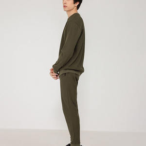 Conjunto Deportivo para Hombre 2026, Sudadera y Pantalones Cómodos, Tejido Transpirable, Corte Relajado, Ideal para Entrenamiento en el Gimnasio - Product Image 4