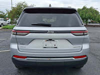 Jeep Grand Cherokee FWD 2025 Plateado, Usado, Interior Oscuro, SUV con Techo Solar, al Mejor Precio, Auto de Calidad