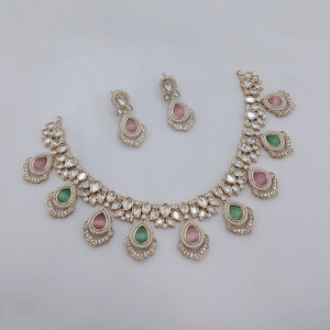 Ensemble collier et boucles d'oreilles ethniques en perles de cristal plaqué or pour femmes JeweleMarket, cadeau de mariage, de fiançailles ou d'anniversaire - Product Image 3