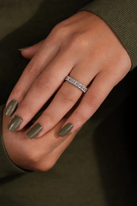 Joyería Fina de Envío Inmediato, Anillo de Eternidad de Lujo en Oro Sólido de 10K con Diamante de Laboratorio con Corte Esmeralda de 2x3mm, Certificado IGI, HPHT, para Compromiso y Boda - Product Image 3