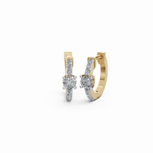 ต่างหูเพชรทรงห่วง รุ่น Marie Diamond Hoops ประดับเพชร 16 เม็ด ต่างหูเพชรทรงกลม ต่างหูทองคำ 18K สีเหลือง สำหรับผู้หญิง - Product Image 4