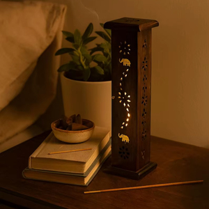 Porte-encens en bois classique fait main, durable, avec design sculpté, pour l'aromathérapie et la fragrance d'intérieur - Product Image 1
