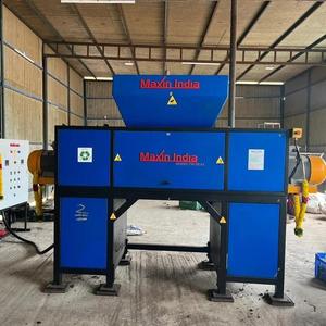 Broyeur de déchets mixtes tendance à double arbre, capacité 500 kg/h, semi-automatique, pour le recyclage du plastique industriel - Product Image 1