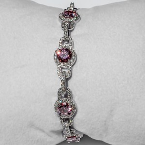 Pulsera de Diamantes de Lujo para Mujer, Corte Brillante Redondo, Piedras Centrales de Color Rosa Fantasía, Detalles de Diamantes Blancos, para Uso Diario - Product Image 2