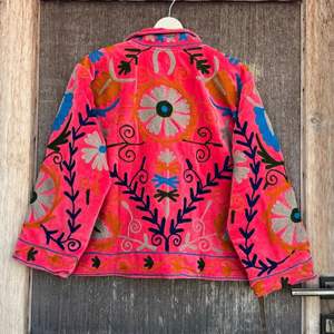 Veste courte vintage Suzani |   Cadeau pour invité de mariage bohème et cadeau de vacances - Product Image 6