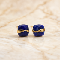 Boucles d'oreilles clous en saphir faites à la main, enroulées de fil, taille coussin, pierres précieuses facettées, pour femmes, bijoux personnalisés OEM, vente en gros