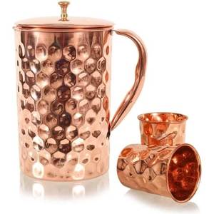 Ensemble de carafe à eau en cuivre pur martelé, écologique et artisanal, avec un design classique et des verres à eau assortis - Product Image 1