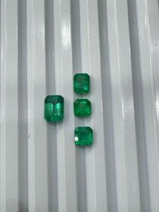 Esmeralda Zambiana Natural Premium 100% Pura, Color Verde Intenso, Claridad Superior, Estructura Fuerte, Ideal para Anillos, Colgantes y Pendientes - Product Image 3