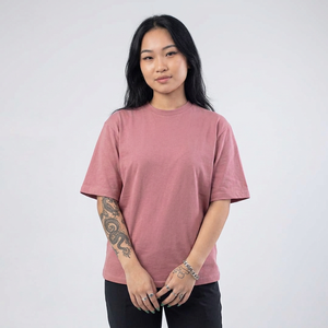 เสื้อยืดผู้หญิงคุณภาพพรีเมียม ผ้าฝ้าย 100% 240 GSM ทรงหลวม ระบายอากาศดี ดีไซน์ล่าสุด พิมพ์โลโก้ตามสั่ง สำหรับฤดูร้อน - Product Image 6