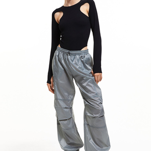 Ensemble de survêtement femme 2 pièces personnalisé avec logo OEM, imprimé et tie-dye sur mesure - Product Image 1
