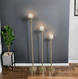 Ensemble de 3 grands chandeliers en laiton dorés, décorations pour la maison, durables et à prix avantageux - Product Image 1