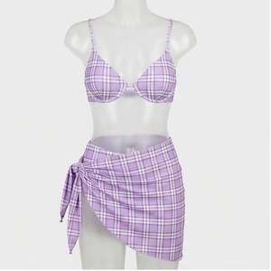   Ensemble bikini 2 pièces à carreaux avec haut triangle et jupe asymétrique pour femme - Product Image 1