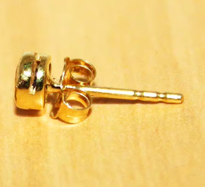 Boucles d'oreilles clous en Tanzanite précieuse, or jaune massif 9 carats, faites à la main, certifiées IGI, pour cadeau de mariage, fête et vente en gros - Product Image 5