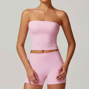 Nouvel ensemble 2 pièces moulant pour femme avec logo personnalisé, couleur unie, débardeur sexy et short ajusté, idéal pour le yoga, la gym et le fitness. - Product Image 3