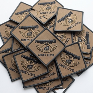 Fabricant de patchs brodés ronds personnalisés en gros, badges de géomètre en vrac - Product Image 6
