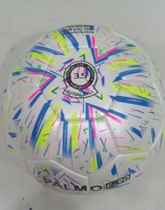 ลูกฟุตซอลสีขาวสำหรับผู้ใหญ่ ขนาด 3.5 ผลิตจาก PU สำหรับฝึกซ้อมและแข่งขันในร่ม - Product Image 1